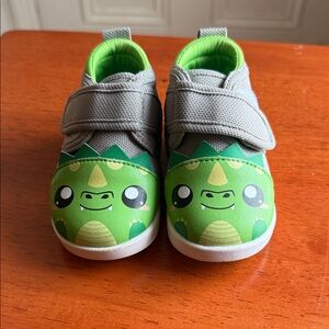ikiki Fierce Dragon Squeaky Toddler Shoes size 3